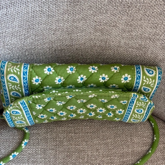 Vera Bradley Women's Strap Wallet Apple Green Pattern - Picture 9 of 16